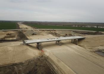 Новая дорога к Крымскому мосту в Краснодарском крае готова на 50%
